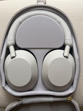 Sony WH-1000 XM5 Over-Ear Noise Cancelling Headphones - Silver/Grey